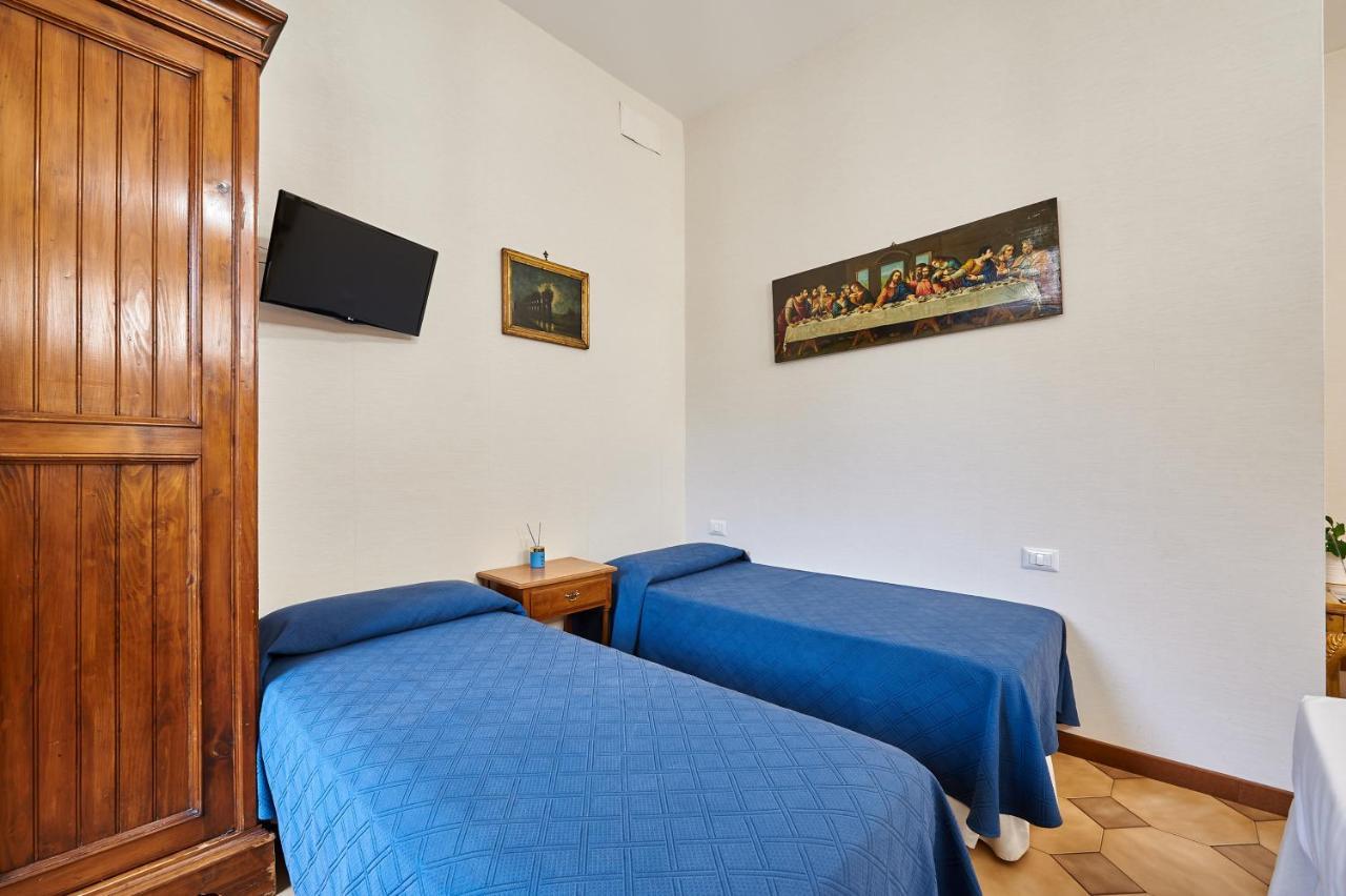 Fabrizio'S Rooms Rome Exterior photo