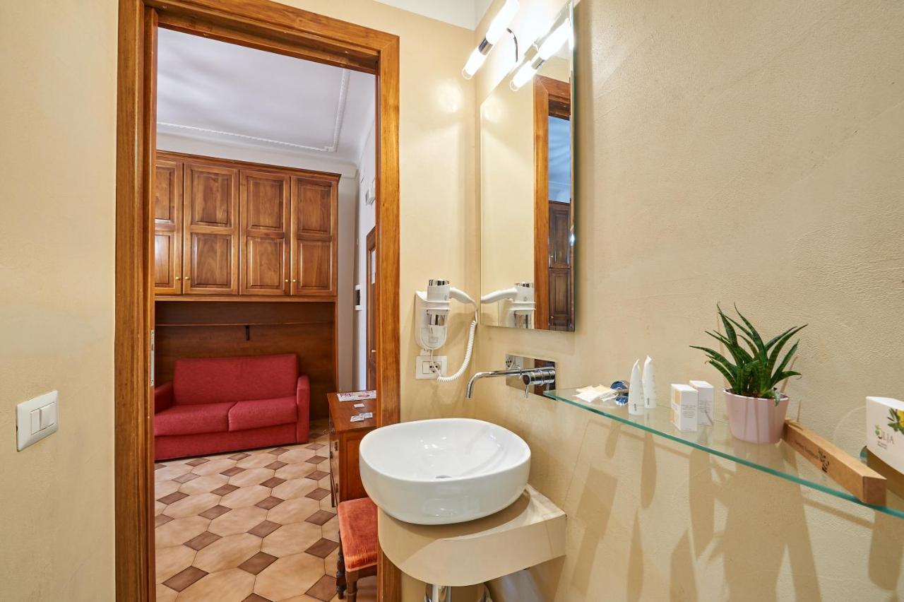 Fabrizio'S Rooms Rome Exterior photo