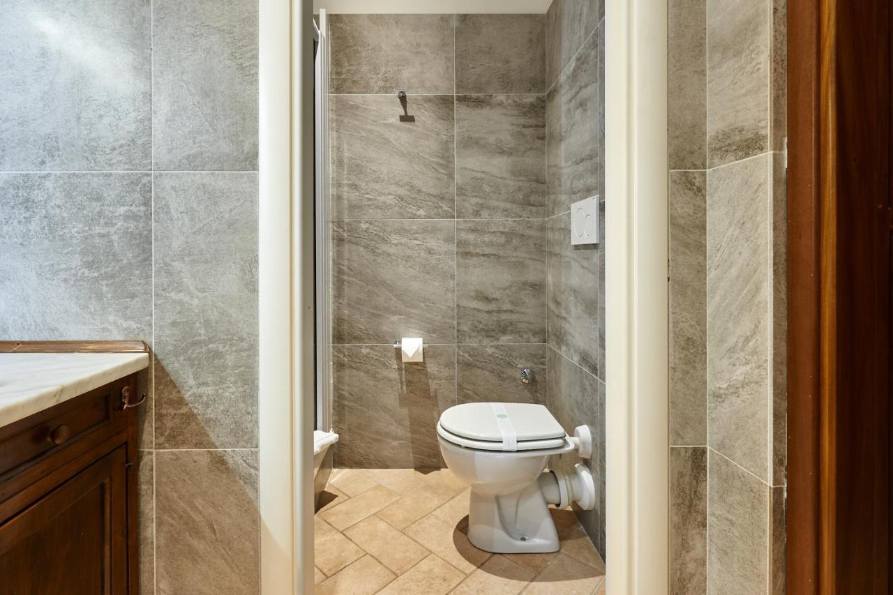 Fabrizio'S Rooms Rome Exterior photo