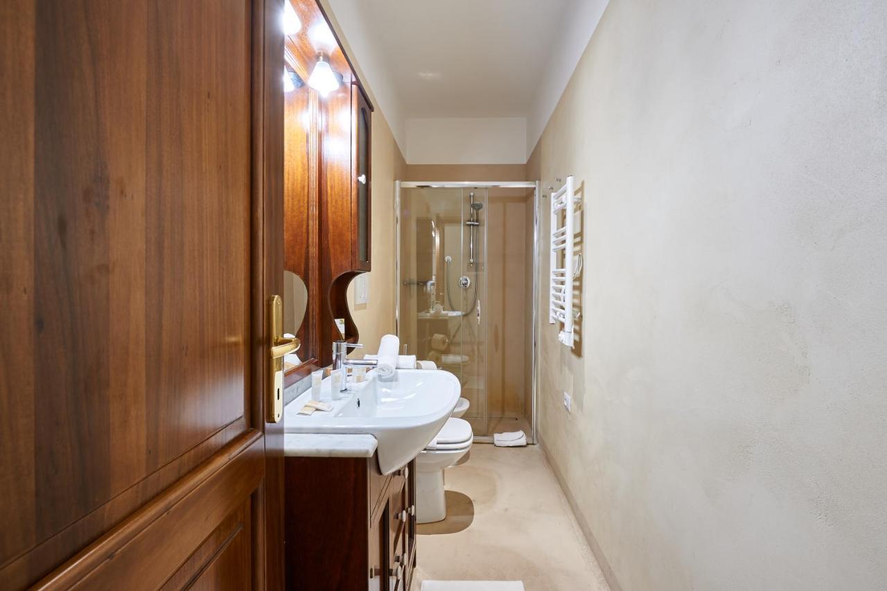 Fabrizio'S Rooms Rome Exterior photo